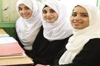 اداروں کی کثرت ہی لڑکیوں کے بگاڑ کا سبب ہے