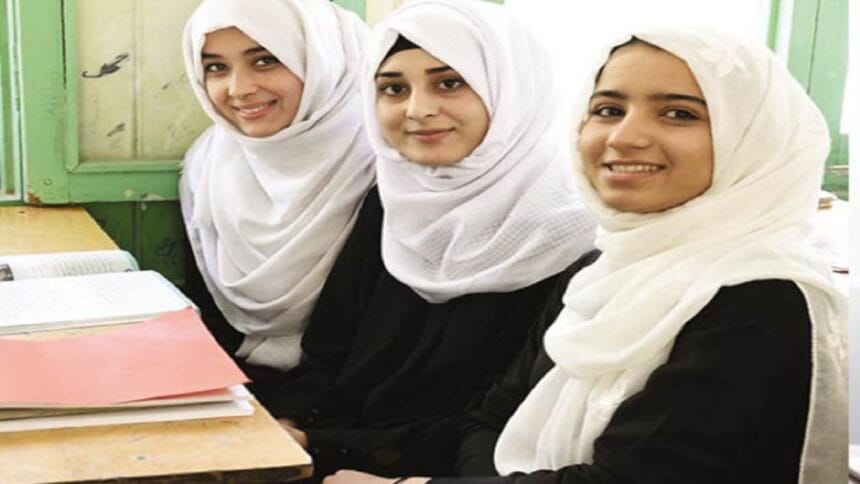 اداروں کی کثرت ہی لڑکیوں کے بگاڑ کا سبب ہے