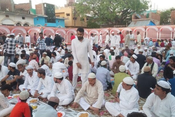 افطار پارٹی: جامع مسجد دریاباد میں سیکڑوں روزہ داروں کی شرکت