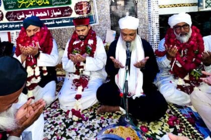 مولانا ہاشم اشرفی کی قیادت میں قاضیٔ شہر کا شاندار استقبال، سوشل میڈیا پر اہم انتباہ