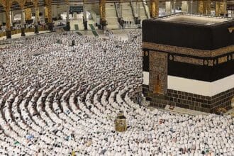 مکہ و مدینہ کی حاضری: ایمان کی تکمیل اور روح کی پاکیزگی کا سفر