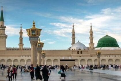 کائنات کی ابتداء سے انتہا تک پیغمبر اسلام ﷺ ہی ایک کامل انسان